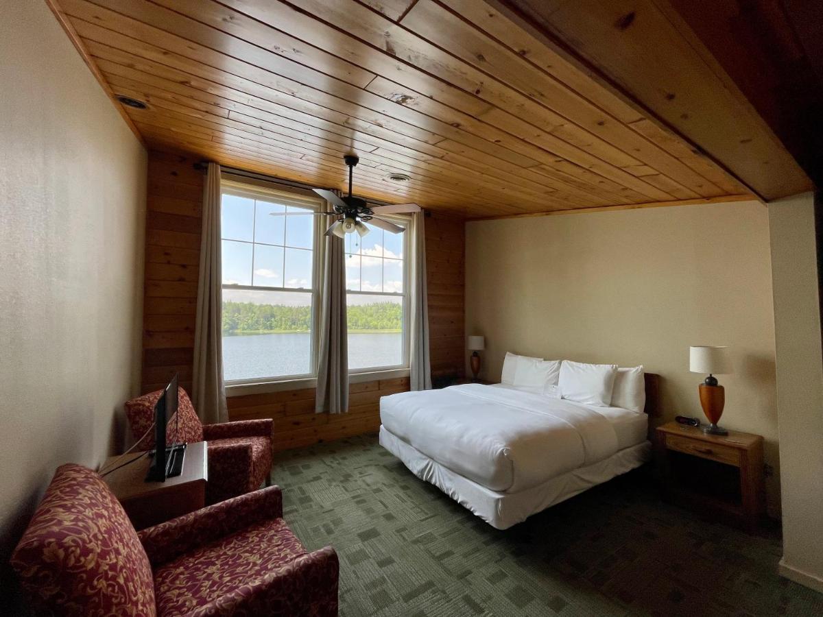 Hanging Horn Lakeside Resort Moose Lake Eksteriør bilde